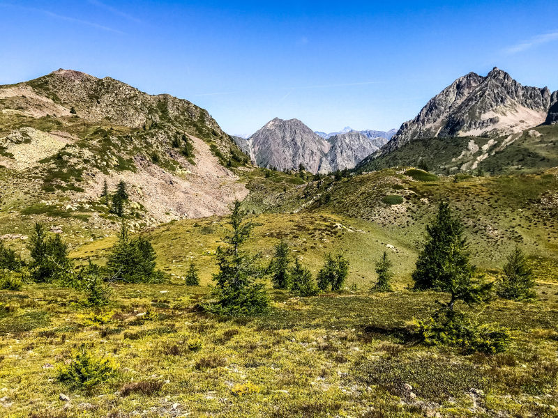 蓝天青山|4K壁纸,丘陵,公园,冒险,夏天,山峰,山脉,山谷,徒步旅行,户外,旅游,日光,法国,田野,绿色,美丽,自然,草地,蓝天,风景-海量高质量免版权图片素材-设计师素材-摄影图片-mitapix-美塔图像