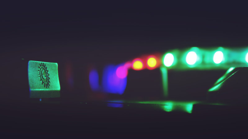 绿色Led灯Green Led Lights|abstract,Blur,bright,color,colorful,dark,evening,Illuminated,Light,luminescence,neon,Night,nightlife,Shining,Technology,光,光明,发光,多彩,夜,夜生活,技术,抽象,晚上,暗,模糊,照明,闪亮,霓虹灯,颜色-海量高质量免版权图片素材-设计师素材-摄影图片-mitapix-美塔图像