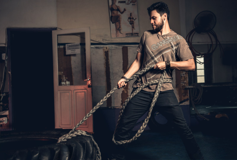 男子拉绳绑在卡车轮胎Man Pulling Rope Tied on Truck Tire|active,adult,athletic,band,Body,body building,bodybuilder,bodybuilding,Crossfit,effort,exercise,exercise equipment,fit,fitness,fitness model,guy,gym,heavy,indoors,Man,muscle training,performance,person,power,room,rope,strength,strong,training,wear,weights,work out,working out,workout,乐队,人,健美,健美运动员,健身,健身器材,健身房,健身模型,力量,努力,在室内,培训,家伙,强,性能,成人,房间,权力,沉重,活跃,男子,穿,绳子,肌肉训练,身体,运动,运动量来找到,适合,重量,锻炼-海量高质量免版权图片素材-设计师素材-摄影图片-mitapix-美塔图像