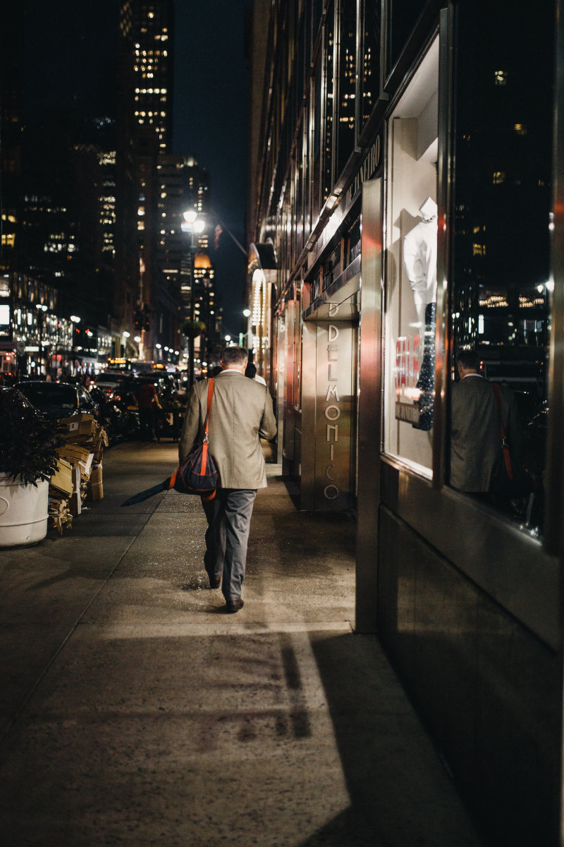 人走在街Man Walking on Street|adult,Architecture,buildings,Business,City,commerce,Lights,Man,outdoors,pavement,person,road,shop,stores,Street,transportation system,Urban,vehicles,walking,业务,之一,人,体系结构,商务,城市,店,建筑物,成人,户外,灯,行走,街,路,路面,车辆,运输系统-海量高质量免版权图片素材-设计师素材-摄影图片-mitapix-美塔图像