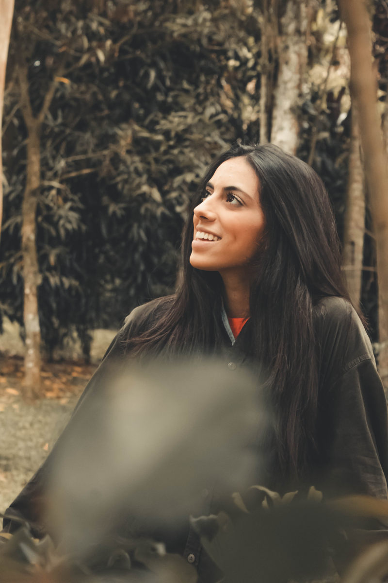 微笑的女人穿着黑色上衣Smiling Woman Wearing Black Top|adult,attractive,Beautiful,beauty,Blur,facial expression,Fashion,female,Focus,glamour,Happy,model,outdoors,person,photoshoot,pretty,Smile,smiling,wear,woman,人,女人,女性,微笑,快乐,成人,户外,拍摄,时尚,有吸引力,模型,模糊,漂亮,焦点,穿,美丽,美容,面部表情,魅力-海量高质量免版权图片素材-设计师素材-摄影图片-mitapix-美塔图像