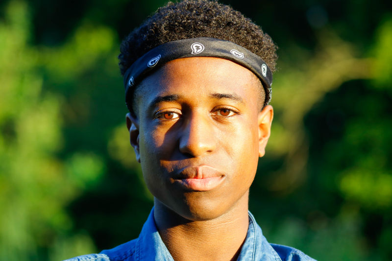 特写的照片,一个男人穿着黑色的大手帕Close-Up Photo of a Man Wearing Black Bandana|adult,bandana,Blur,brown eyes,Close-up,depth of field,face,facial expression,Focus,guy,male,Man,person,Portrait,serious,严重,之一,人,头巾,家伙,成人,景深,棕色的眼睛,模糊,焦点,特写,男性,肖像,脸,面部表情-海量高质量免版权图片素材-设计师素材-摄影图片-mitapix-美塔图像