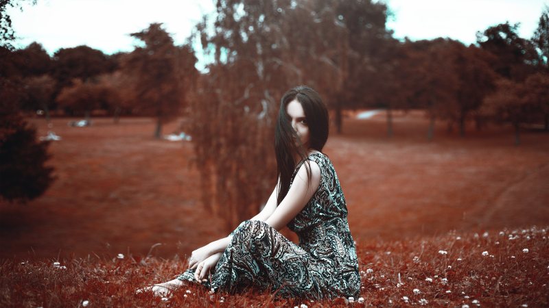 女人黑色和灰色的衣服坐在草地上Woman in Black and Gray Dress Sitting on Grass Field|adult,Beautiful,Dawn,dress,fall,Fashion,female,Flowers,girl,glamour,landscape,model,outdoors,Park,person,photoshoot,Portrait,sitting,summer,Trees,view,woman,人,人像,公园,坐,夏天,女人,女孩,女性,成人,户外,时尚,景观,服饰,树木,模型,照片拍摄,秋天,美丽,花卉,视图,魅力,黎明-海量高质量免版权图片素材-设计师素材-摄影图片-mitapix-美塔图像