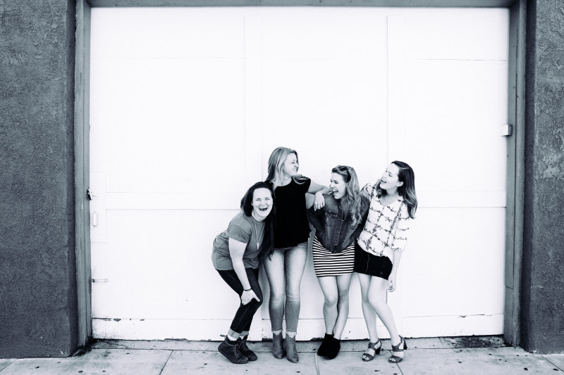 四个女人穿着衣服的灰度摄影Grayscale Photography of Four Women Wearing Clothes|adult,black-and-white,door,facial expression,family,female,friends,fun,girls,group,happiness,Happy,joy,laughing,love,outdoors,People,Street,together,Urban,wall,wear,women,Young,乐趣,人民,喜悦,在一起,城市,墙,女孩,女性,妇女,家庭,幸福,快乐,成人,户外,朋友,爱,穿,笑,组,街道,门,青年,面部表情,黑色和白色-海量高质量免版权图片素材-设计师素材-摄影图片-mitapix-美塔图像