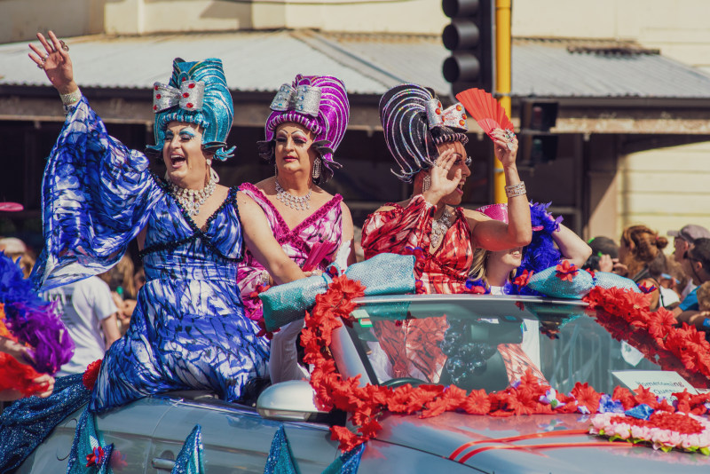 三个女人骑车Photo of Three Women Riding Car|adult,Celebration,ceremony,clown,costume,costumes,culture,dress,festival,group,People,performance,wear,woman,人,仪式,女人的照片,小丑,庆典,性能,成人,文化,服装,服饰,穿,组,节日-海量高质量免版权图片素材-设计师素材-摄影图片-mitapix-美塔图像