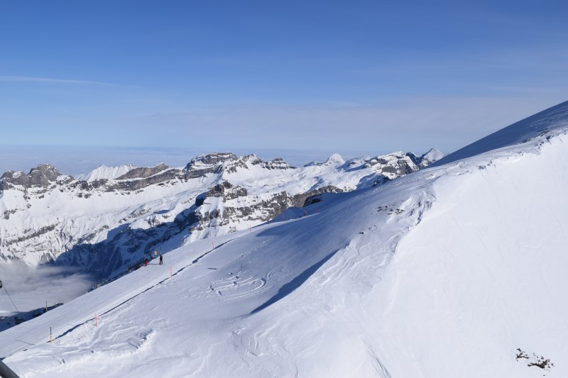 白色的雪在白天White Snows on Mountain at Daytime|人,冒险,冬天,冬天的风景,冰,冰岛,冰川,冷,冻,冻结,在户外,天气,天空,山,山峰,旅行,景观,滑雪,滑雪场,滑雪板,滑雪胜地,自然,雪,霜,风景优美的,高,高山-海量高质量免版权图片素材-设计师素材-摄影图片-mitapix-美塔图像