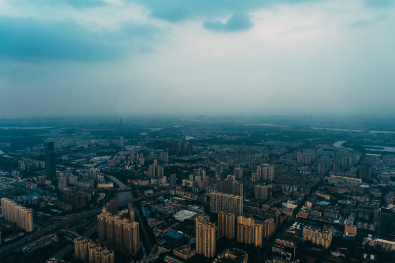 航空摄影的棕色城市建筑Aerial Photography of Brown City Buildings|业务,中国,体系结构,俯拍,办公室,在户外,城市,城市景观,城市的风格,多雾的,天空,天际线,市中心,广州,建筑,摩天大楼,旅行,无人机拍摄的,晚上,景观,空中,空中拍摄,雾,高清壁纸,鸟瞰图,黑暗,黑暗的天空-海量高质量免版权图片素材-设计师素材-摄影图片-mitapix-美塔图像