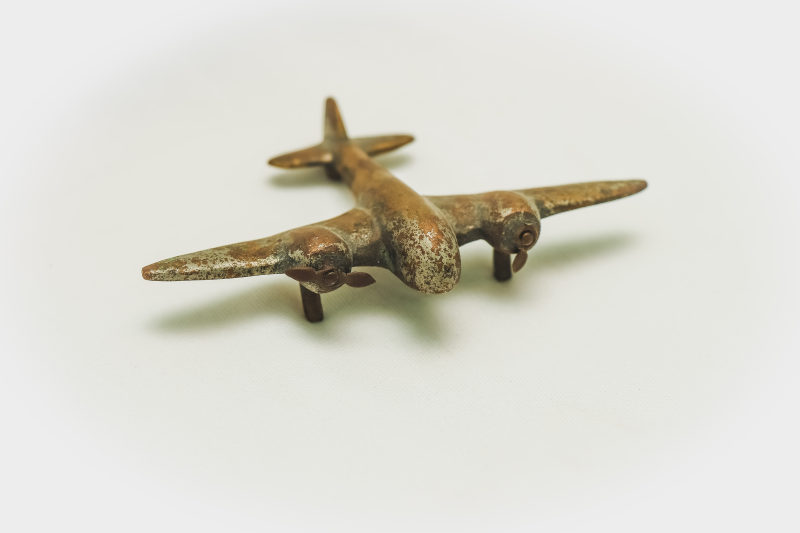 生锈的飞机玩具Rusty Airplane Toy|玩具,生锈的,飞机-海量高质量免版权图片素材-设计师素材-摄影图片-mitapix-美塔图像