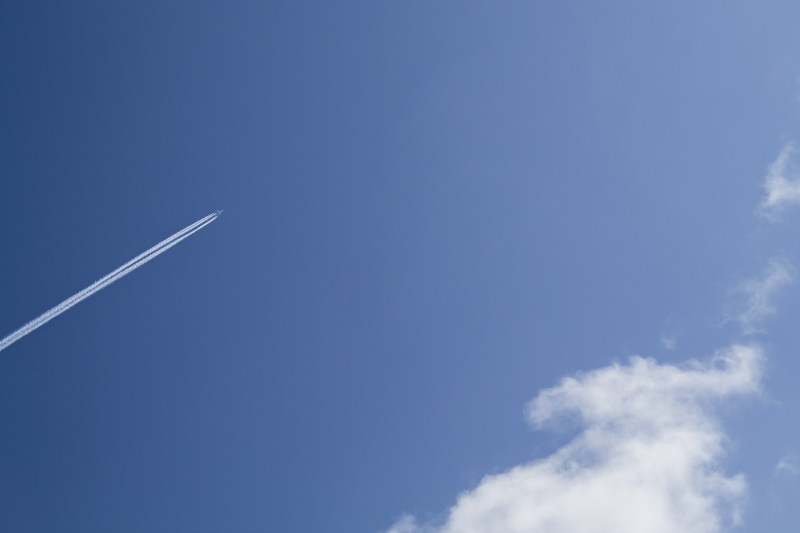 喷射在晴朗的蓝天在白天Jet Under Clear Blue Sky during Daytime-aeroplane,aircraft,airplane,Blue,Clouds,Sky,云彩,天空,蓝色,飞机-海量高质量免版权图片素材-设计师素材-摄影图片-mitapix-美塔图像