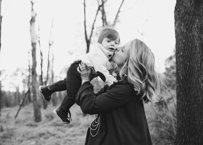 灰度照片的女人亲吻孩子的脸颊Grayscale Photo Of Woman Kissing Toddler On Cheek|affection,black-and-white,boy,Child,enjoyment,family,fun,girl,happiness,Happy,JustifyYourLove,Kid,love,mom,mother,mother's day,offspring,outdoors,People,smiling,son,toddler,together,wear,woman,Young,乐趣,享受,人民,儿子,儿童,后代,女孩,妇女,妈妈,孩子,家庭,年轻,幸福,微笑,快乐,感情,户外,母亲,母亲的一天,爱情,男孩,穿,蹒跚学步一起,黑白-海量高质量免版权图片素材-设计师素材-摄影图片-mitapix-美塔图像