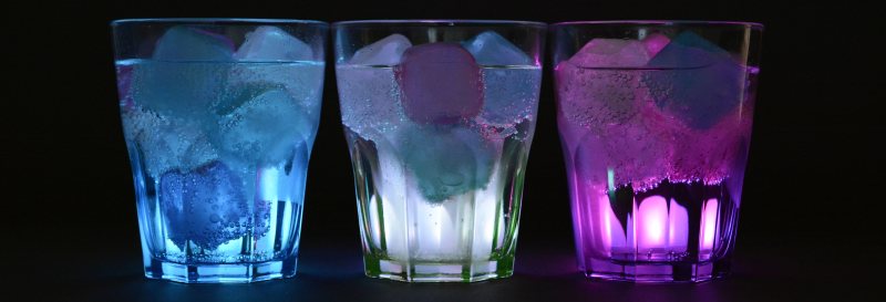 蓝色白色和紫色与冰饮料饮用玻璃杯Blue White and Purple Beverage With Ice on Clear Drinking Glass|alcohol,alcoholic beverage,bar,bright,clean,cocktails,cold,color,Colors,colours,cool,crystal,drink,enjoy,glasses,ice,ice cubes,party,Reflection,refreshing,refreshment,translucent,Water,wet,享受,光明,冰,冰块,冷,刷新,半透明,反射,含酒精饮料,小食,方,栏,水,水晶,清洁,湿,眼镜,酒精,酷,颜色,饮料,鸡尾酒-海量高质量免版权图片素材-设计师素材-摄影图片-mitapix-美塔图像