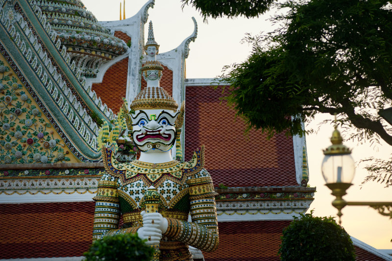 白色和棕色雕像White and Brown Statue|ancient,Architecture,art,Bangkok,buddha,Building,castle,culture,Decoration,Gold,outdoors,pagoda,religion,sculpture,spirituality,statue,symbol,temple,thai,Thailand,Traditional,Travel,warrior,wat,wat pho,传统,佛,古代,城堡,宗教,宝塔,寺,建筑,战士,户外,文化,旅行,曼谷,泰国,泰语,灵性,符号,艺术,装修,雕像,雕塑,黄金-海量高质量免版权图片素材-设计师素材-摄影图片-mitapix-美塔图像