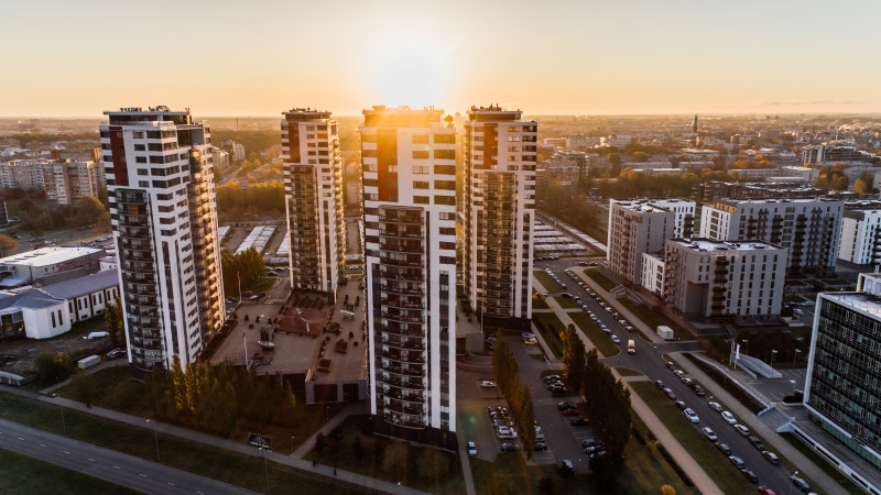 高角度摄影道路附近的高层建筑在金色的小时High Angle Photography of High-rise Buildings Near Road during Golden Hour|apartment,Architecture,buildings,Business,cars,City,cityscape,Dawn,downtown,dusk,evening,golden hour,high angle shot,highway,idyllic,landscape,Modern,Office,parking lot,road,scenery,scenic,skyline,skyscraper,skyscrapers,Street,sun glare,sunrise,sunset,traffic,transportation system,Travel,Urban,vehicles,业务,交通,体系结构,停车场,公寓,公路,办公室,城市,城市景观,天际线,太阳眩光,市中心,建筑物,摩天大楼,旅行,日出,日落,晚上,景区,景观,汽车,现代,田园,街道,路,车辆,运输系统,风景,高角度拍摄,黄昏,黄金时段,黎明-海量高质量免版权图片素材-设计师素材-摄影图片-mitapix-美塔图像