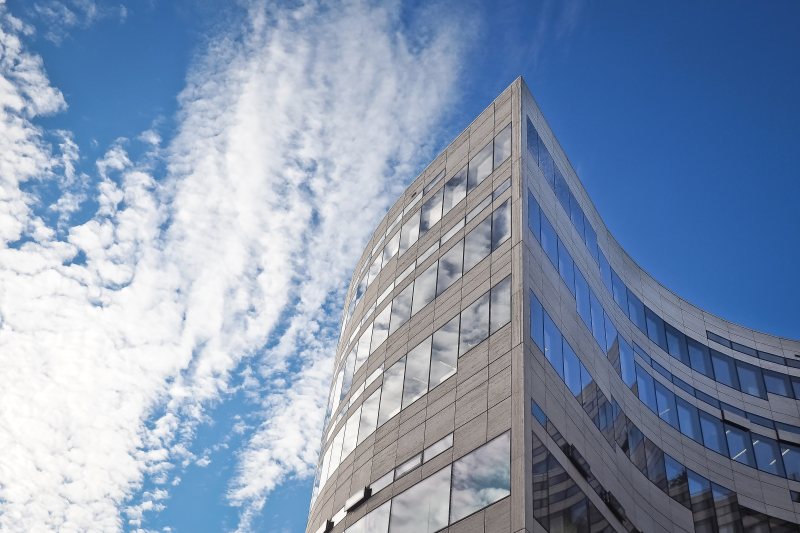 低角度照片的高层建筑Lowangle Photo of Highrise Building|arch,architectural design,Architecture,blue sky,Building,Business,City,cityscape,Clouds,Contemporary,Design,downtown,expression,exterior,facade,finance,futuristic,glass,high,low angle shot,Modern,Office,perspective,skyscraper,Structure,tallest,Urban,window,云,低角度拍摄,办公室,商业,城市,城市景观,外观,市中心,建筑,建筑设计,当代,拱,摩天大楼,最高,未来派,现代,玻璃,窗口,结构,蓝天,表达,观点,设计,财务,门面,高-海量高质量免版权图片素材-设计师素材-摄影图片-mitapix-美塔图像