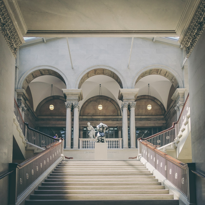 空荡荡的楼梯在建筑Empty Staircase Inside Building|体系结构,内部,列,在室内,天花板,建筑,拱门,楼梯-海量高质量免版权图片素材-设计师素材-摄影图片-mitapix-美塔图像