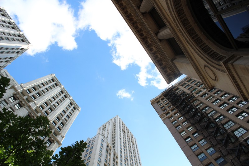 高层建筑的角度视图Low-angle View of High-rise Buildings|architectural design,Architecture,blue sky,buildings,Business,chicago,City,cityscape,Clouds,corporate,facade,finance,glass items,low angle shot,Modern,offices,perspective,Sky,skyscrapers,steel,tall,Urban,windows,业务,云,企业,低角度拍摄,体系结构,办公室,城市,城市景观,天空,建筑物,建筑设计,摩天大楼,现代,玻璃项目,窗口,芝加哥,蓝蓝的天空,观点,财政部,钢,门面,高大-海量高质量免版权图片素材-设计师素材-摄影图片-mitapix-美塔图像