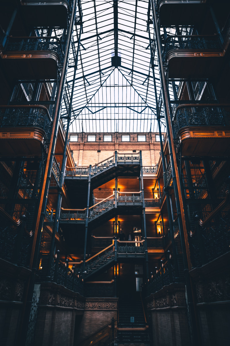 灰色混凝土建筑室内Grey Concrete Building Interior|architectural design,Architecture,Building,ceiling,Daylight,daytime,Design,environment,futuristic,glass,glass items,glass panels,high,indoors,inside,iron,Lights,low angle shot,Metal,Modern,modern architecture,outdoors,stairs,steel,Structure,tall,Urban,windows,低角度拍摄,城市,天花板,室内,建筑,建筑设计,户外,日光,未来派,楼梯,灯,环境,现代,现代建筑,玻璃,玻璃面板,玻璃项目,白天,窗口,结构,设计,里面,金属,钢,铁,高,高大-海量高质量免版权图片素材-设计师素材-摄影图片-mitapix-美塔图像