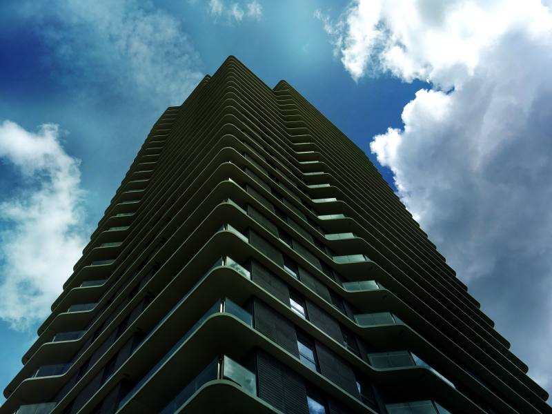 塔楼的低角度摄影Lowangle Photography of Tower Building|architectural design,Architecture,Building,Clouds,Contemporary,facade,futuristic,glass items,glass windows,high,low angle shot,Modern,Sky,skyscraper,steel,Structure,tall,Urban,windows,云,低角度拍摄,城市,天空,建筑,建筑设计,当代,摩天大楼,未来派,现代,玻璃窗,玻璃项目,结构,视窗,钢,门面,高-海量高质量免版权图片素材-设计师素材-摄影图片-mitapix-美塔图像