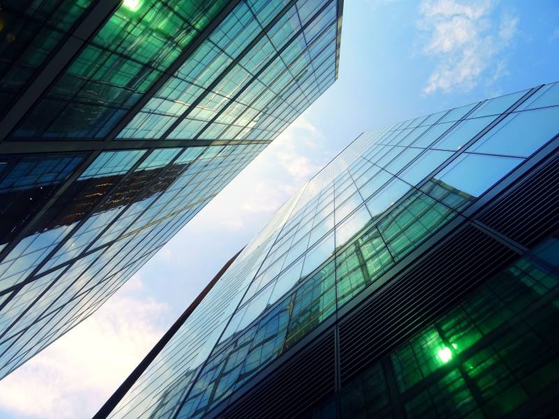 两个绿色窗帘建筑的低角度摄影Lowangle Photography of Two Green Curtain Buildings|architectural design,Architecture,buildings,City,cityscape,exterior,futuristic,geometric,glass,glass items,glass panels,low angle shot,Modern,perspective,Reflection,Sky,skyscrapers,steel,tall,Technology,Urban,windows,低角度拍摄,几何,反射,城市,城市景观,外观,天空,建筑,建筑设计,技术,摩天大楼,未来派,现代,玻璃,玻璃面板,玻璃项目,窗口,身材高大,透视,钢-海量高质量免版权图片素材-设计师素材-摄影图片-mitapix-美塔图像