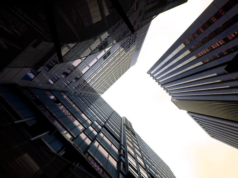 蠕虫的建筑物的眼睛视图Worm’s Eye View of Buildings|architectural design,Architecture,buildings,City,cityscape,expression,facade,futuristic,glass items,glass windows,Light,low angle shot,Modern,Office,perspective,Reflection,Sky,skyscrapers,steel,tall,Urban,windows,低角度拍摄,光,办公室,反射,城市,城市景观,天空,建筑,建筑物,建筑设计,摩天大楼,未来派,现代,玻璃窗口,玻璃项目,窗口,表达,透视,钢,门面,高大-海量高质量免版权图片素材-设计师素材-摄影图片-mitapix-美塔图像