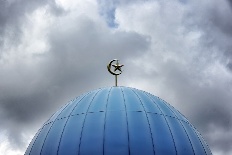 银清真寺圆顶装饰Silver Mosque Top Dome Ornament|architectural design,bright,Building,Clouds,Contemporary,Daylight,dome,exterior,futuristic,high,islam,Modern,mosque,muslim,outdoors,Sky,star,steel,tall,云,伊斯兰教,光明,圆顶,夏时制,外墙,天空,建筑,建筑设计,当代,户外,明星,未来派,清真寺,现代,穆斯林,钢,高-海量高质量免版权图片素材-设计师素材-摄影图片-mitapix-美塔图像