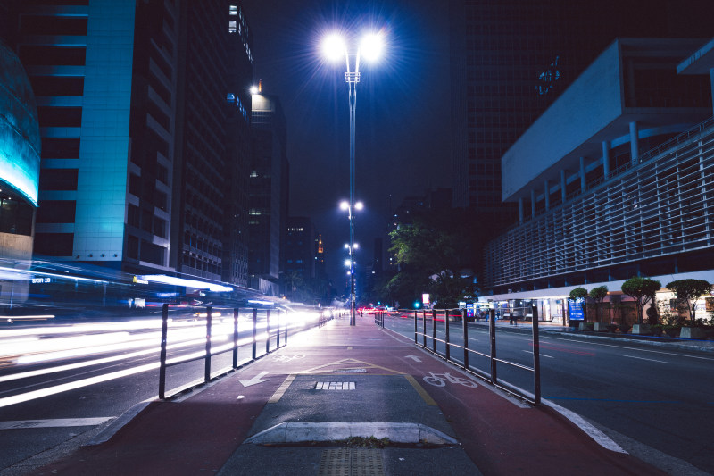 夜间车辆延时摄影|交通,傍晚,光条纹,城市,夜景,夜灯,夜生活,夜间,夜间摄影,延时,建筑,建筑物,快速,旅行,汽车,汽车灯,沥青,灯光,照明,街道,车辆,运动,运输系统,速度,道路,长曝光,高速公路,黄昏-海量高质量免版权图片素材-设计师素材-摄影图片-mitapix-美塔图像