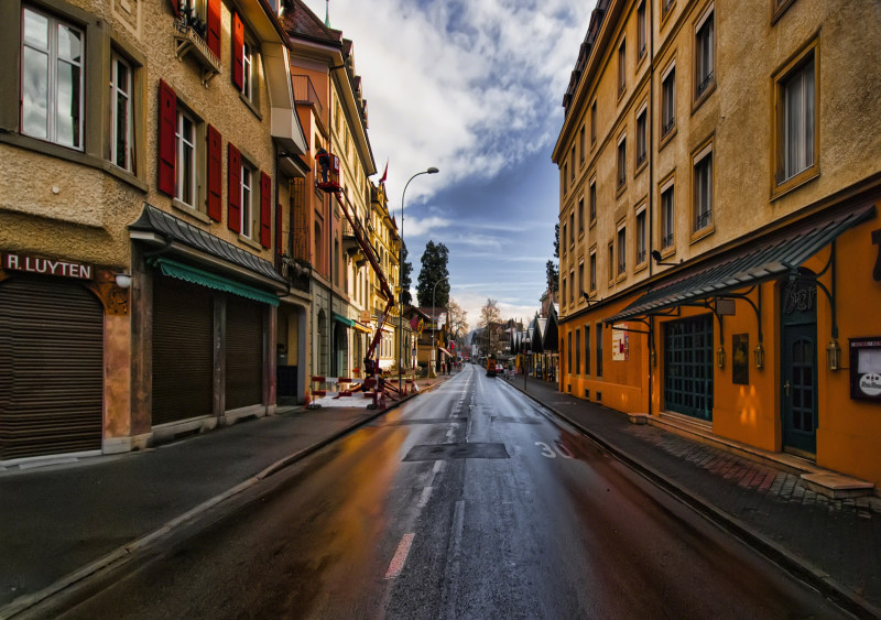 人显示道路Person Showing Road|Architecture,asphalt,buildings,City,downtown,narrow,pavement,road,Street,Town,Urban,wet,城市,城镇,市中心,建筑,建筑物,沥青,湿,狭窄,街道,路面,道路-海量高质量免版权图片素材-设计师素材-摄影图片-mitapix-美塔图像