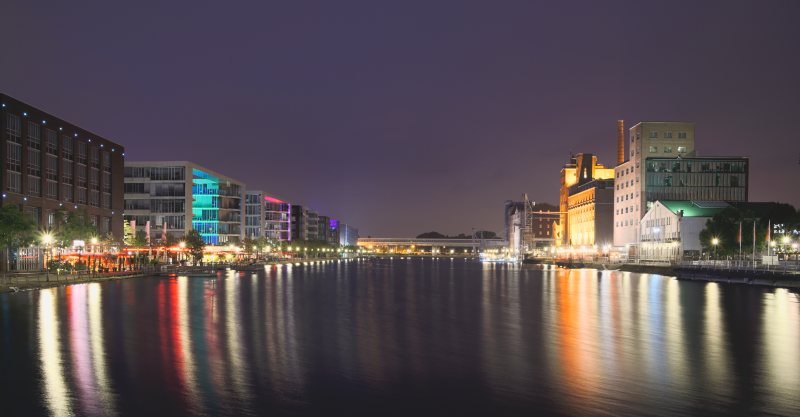 城市天际轮廓线City Skylines|Architecture,Bridge,buildings,City,city lights,cityscape,evening,germany,harbor,Illuminated,industry,mirroring,Modern,Night,port,Reflection,River,Sky,skyline,skyscraper,skyscrapers,sunset,Travel,Urban,Water,waterfront,体系结构,反射,城市,城市景观,城市的灯光,夜,天空,天际线,建筑物,德国,摩天大楼,旅行,日落,晚上,桥,水,河,海滨,港口,照明,现代,端口,行业,镜像-海量高质量免版权图片素材-设计师素材-摄影图片-mitapix-美塔图像