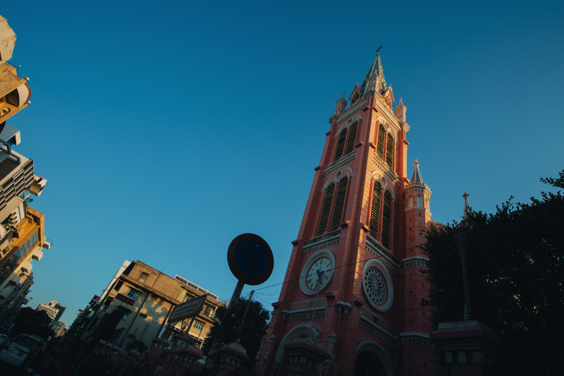 低角度观点的钟楼Low Angle View Of Clock Tower|Architecture,Building,cathedral,church,Clock,perspective,tower,Town,塔,大教堂,建筑,教堂,时钟,透视,镇-海量高质量免版权图片素材-设计师素材-摄影图片-mitapix-美塔图像