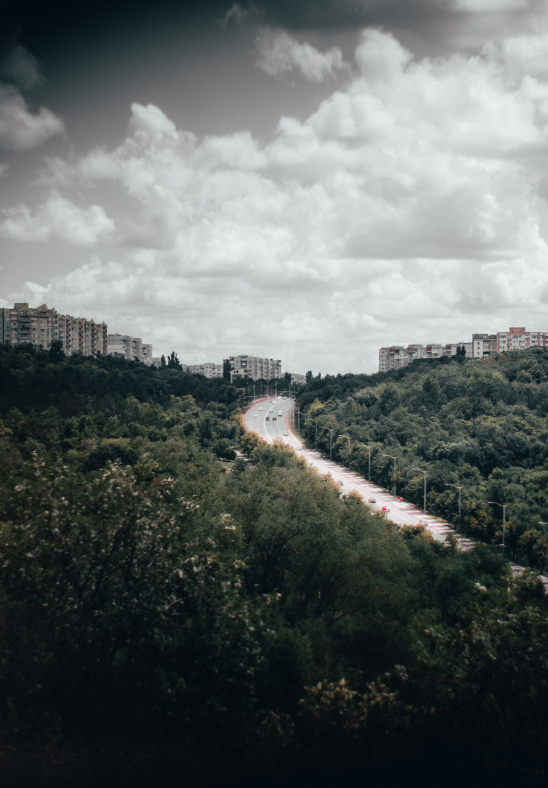 鸟瞰城市的摄影Bird’s-eye View Photography of Cityscape|云,体系结构,俯拍,在户外,天空,小镇,建筑,旅行,无人机拍摄的,日光,景观,树,视线,路,风景优美的-海量高质量免版权图片素材-设计师素材-摄影图片-mitapix-美塔图像