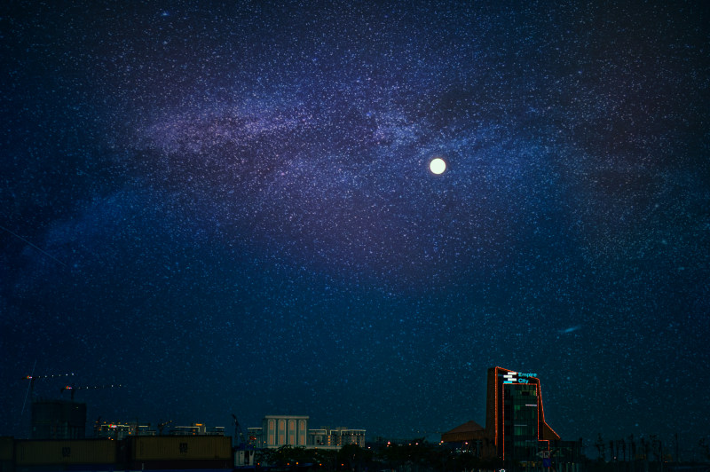 夜间城市景观摄影|傍晚,光,夜晚,天文,天空,太空,宇宙,工业,建筑物,户外,探险,旅行,日光,日落,星座,星星,星空,月亮,美丽,自然,银河,风景,黄昏,黎明,黑暗-海量高质量免版权图片素材-设计师素材-摄影图片-mitapix-美塔图像