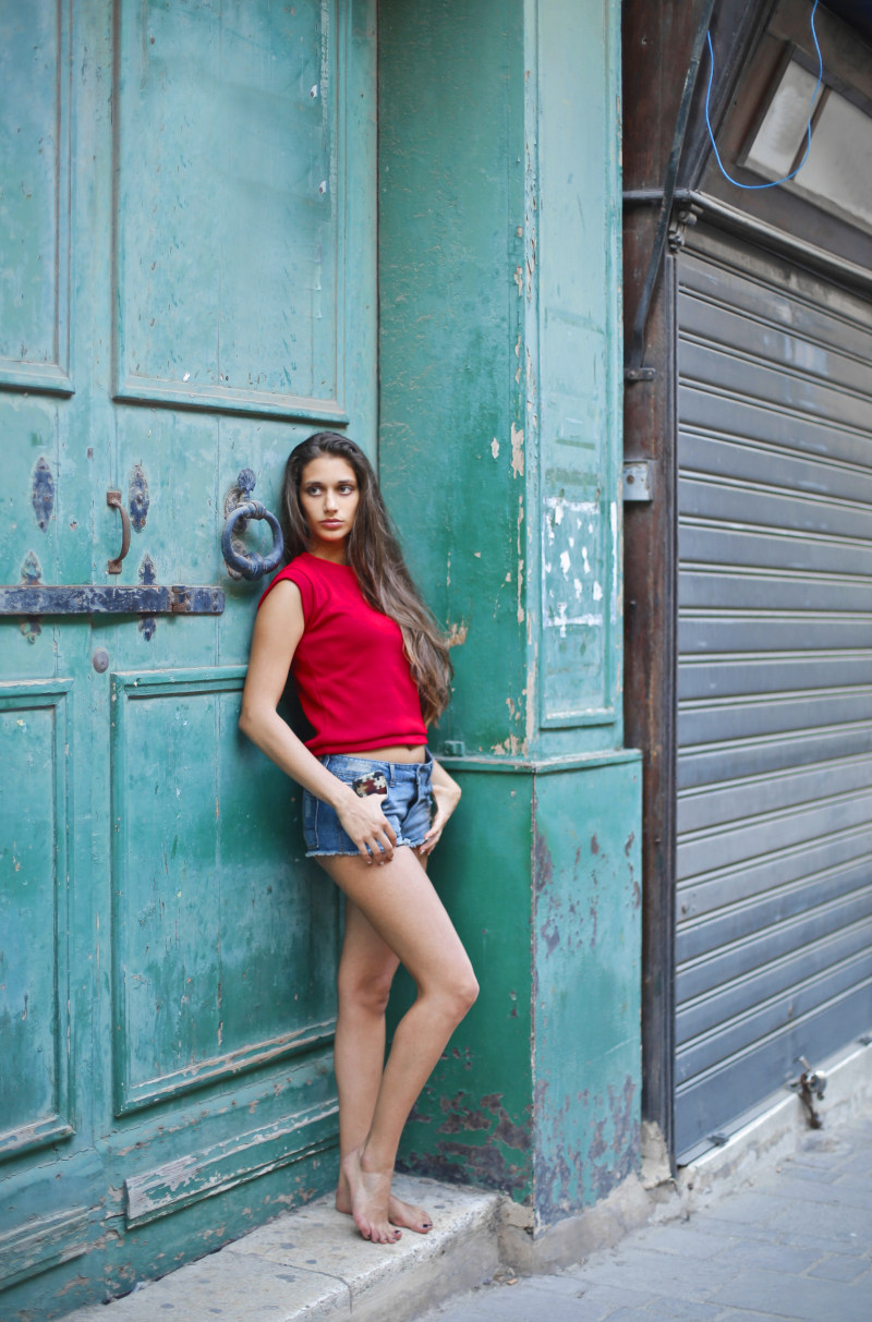 女人的红色和黑色的无袖连衣裙Women’s Red and Black Sleeveless Dress|attractive,barefoot,Beautiful,beautiful girl,beauty,casual,Daylight,daytime,door,eyes,face,facial expression,Fashion,fashionable,female,girl,hair,Hands,human,lady,lips,looking,model,person,photoshoot,pose,posing,pretty,sexy,skin,Street,style,Urban,wall,wear,woman,Young,人照片拍摄,人类,休闲,嘴唇,城市,墙壁,夏时制,头发,女孩,女性,妇女,姿势,寻找,年轻,性感,手,摆在,时尚,有吸引力,模型,漂亮,漂亮的女孩,由,白天,皮肤,眼睛,穿,美丽,美容,脸,街道,赤脚,那位女士,面部表情,风格-海量高质量免版权图片素材-设计师素材-摄影图片-mitapix-美塔图像