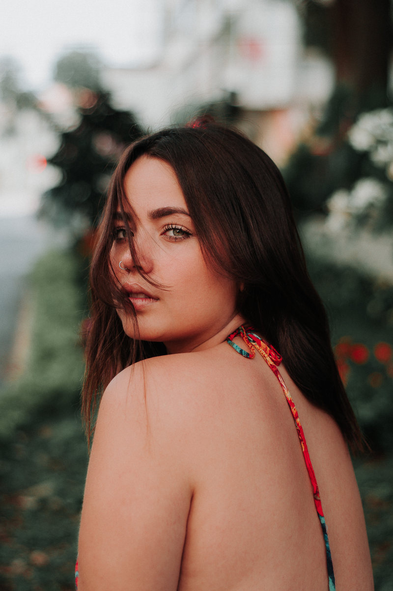 妇女的红色和黑色无袖上衣Women’s Red and Black Sleeveless Top|attractive,Beautiful,beautiful girl,beauty,blurred background,casual,closeup,Daylight,daytime,eyes,face,facial expression,Fashion,fashionable,female,girl,hair,hairstyle,human,lady,lips,looking,model,outdoors,person,photoshoot,pose,posing,pretty,skin,wear,woman,Young,人,人类,休闲,发型,嘴唇,头发,女人,女士,女孩,女性,寻找,年轻,户外,拍摄,时尚,有吸引力,构成,模型,模糊背景,漂亮,特写,白天,皮肤,眼睛,穿,美丽,美丽的女孩,美容,脸,面部表情-海量高质量免版权图片素材-设计师素材-摄影图片-mitapix-美塔图像