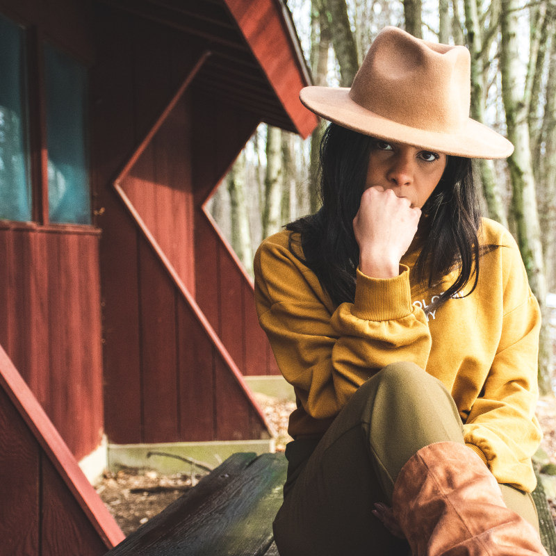 黄色毛衣和棕色巴拿马草帽坐在棕色木桌上的女人Woman in Yellow Sweater and Brown Panama Hat Sitting on Brown Wooden Table|attractive,Beautiful,beautiful girl,beauty,blurred background,casual,closeup,cowboy hat,cowgirl,Daylight,daytime,eyes,face,facial expression,Fashion,fashionable,female,girl,hair,hairstyle,Hand,hat,human,lady,lips,looking,model,outdoors,person,photoshoot,pose,posing,pretty,sitting,skin,wear,woman,Young,Youth,人,休闲,发型,嘴唇,坐,夫人,头发,女孩,女性,女牛仔,妇女,姿势,帽子,户外,手,摆在,时尚,有吸引力,模型,模糊背景,漂亮,漂亮的女孩,照片拍摄,牛仔帽,特写,白天,皮肤,看,眼睛,穿,美丽,美容,脸,青年,面部表情-海量高质量免版权图片素材-设计师素材-摄影图片-mitapix-美塔图像