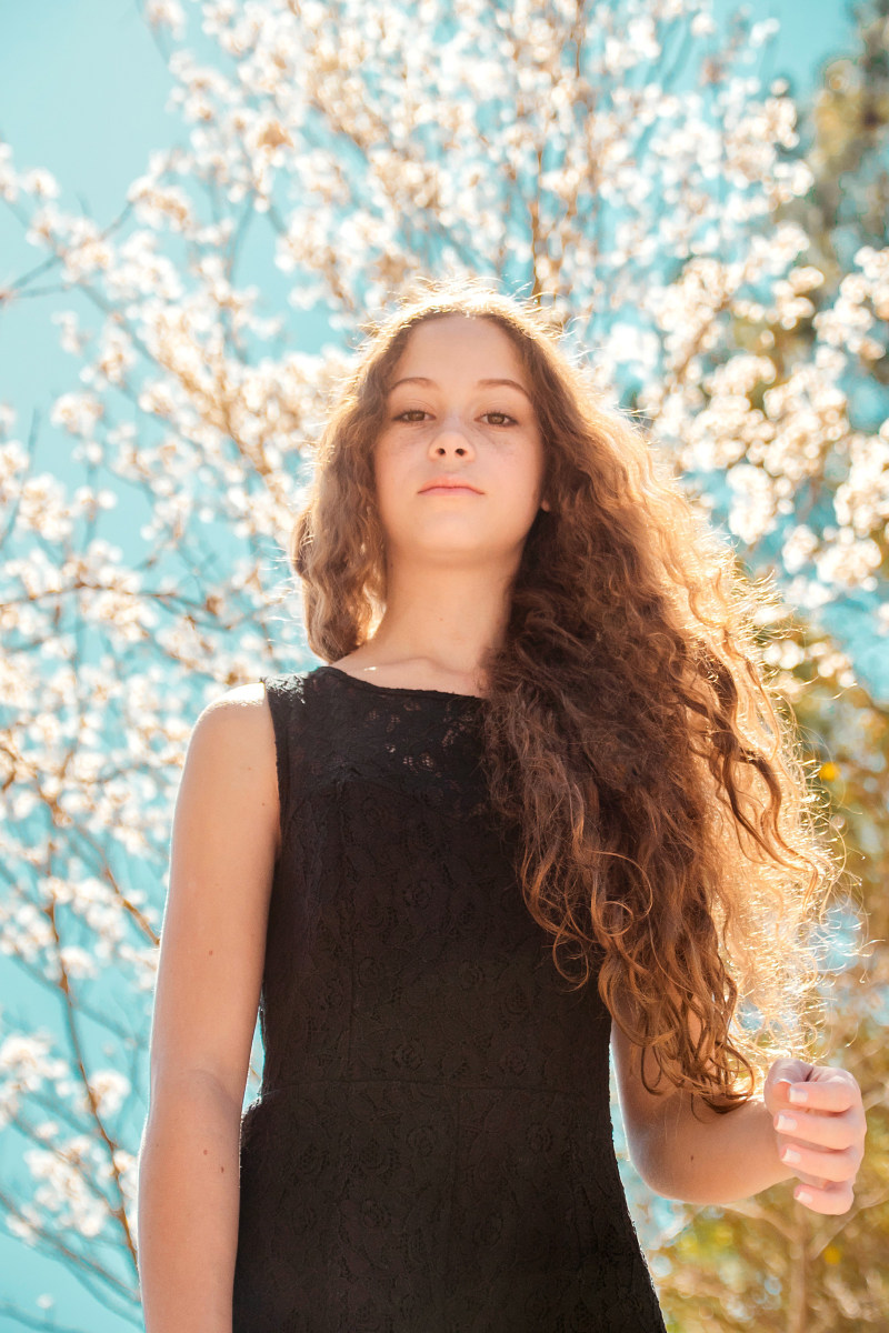 低角度照片的女人在树下Low Angle Photo of Woman Under Tree|attractive,Beautiful,beautiful girl,beauty,blurred background,casual,closeup,Daylight,daytime,eyes,face,facial expression,Fashion,fashionable,female,Flowers,girl,hair,hairstyle,Hand,human,lady,lips,looking,model,outdoors,person,photoshoot,pose,posing,pretty,skin,wear,woman,Young,Youth,人,休闲,发型,嘴唇,夫人,头发,女孩,女性,妇女,姿势,户外,手,摆在,时尚,有吸引力,模型,模糊背景,漂亮,漂亮的女孩,照片拍摄,特写,白天,皮肤,看,眼睛,穿,美丽,美容,脸,青年,面部表情,鲜花-海量高质量免版权图片素材-设计师素材-摄影图片-mitapix-美塔图像