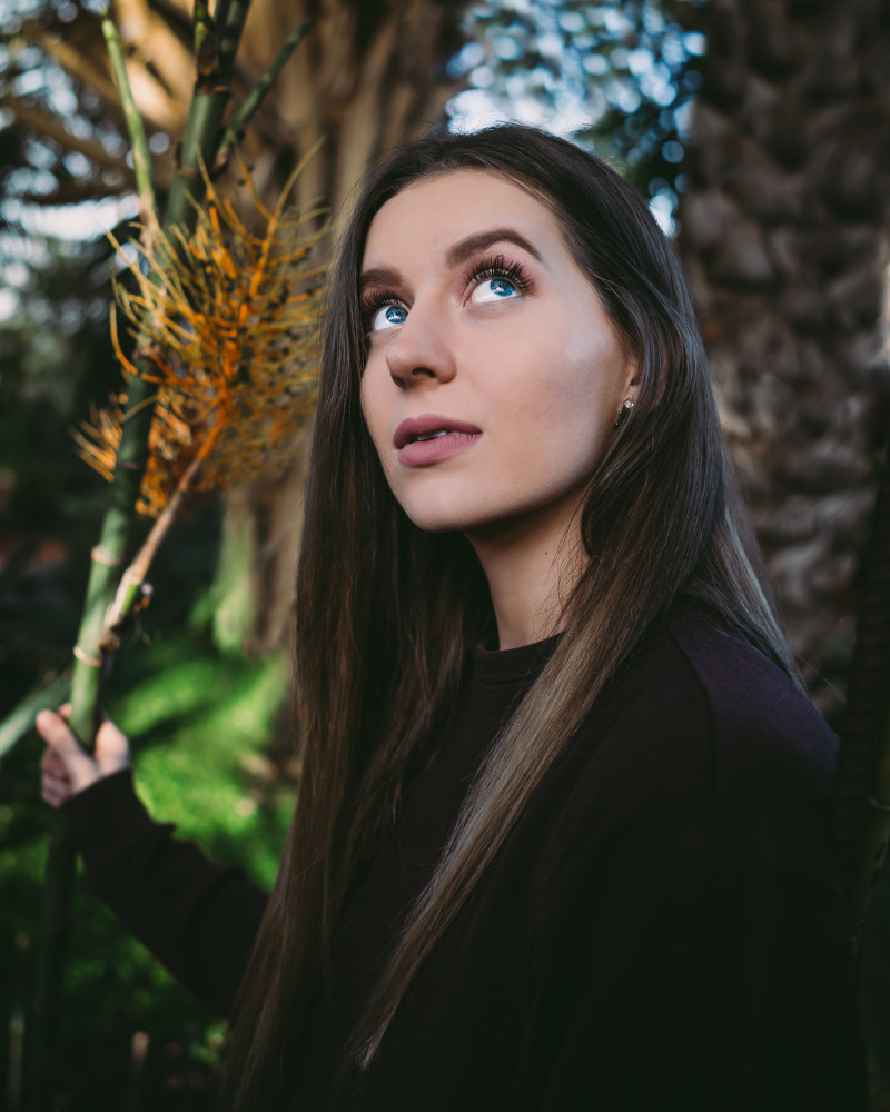 穿着黑色长袖衬衫的女人的照片Photo of Woman Wearing Black Longsleeved Shirt|attractive,Beautiful,beauty,black shirt,blue eyes,Blur,depth of field,face,female,Focus,glamour,hair,lady,long sleeves,model,person,Portrait,pose,pretty,wear,woman,人,头发,女人,女士,女性,姿势,景深,有吸引力,模型,模糊,漂亮,焦点,穿,美丽,肖像,脸,蓝色的眼睛,长袖,魅力,黑色衬衫-海量高质量免版权图片素材-设计师素材-摄影图片-mitapix-美塔图像