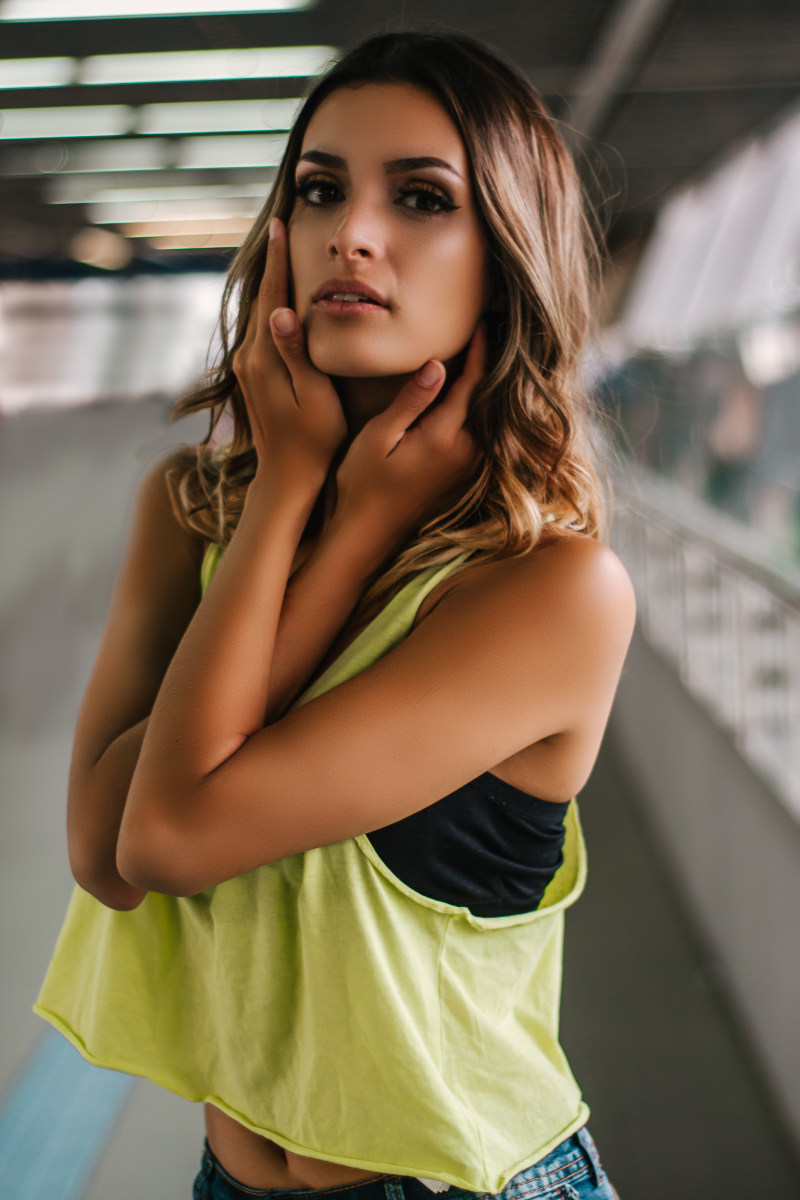 女人触碰她的脸的照片Photo of Woman Touching Her Face|attractive,Beautiful,beauty,Blur,bokeh,brunette,casual,Cute,depth of field,face,facial expression,Fashion,fashionable,female,Focus,glamour,hair,Hands,lady,model,person,photoshoot,pose,posing,posture,pretty,sexy,style,wear,woman,人,休闲,可爱,头发,女人,女性,姿势,性感,手,拍摄,散景,时尚,景深,有吸引力,构成,模型,模糊,漂亮,焦点,穿,美丽,美容,脸,那位女士,面部表情,风格,魅力,黑妞-海量高质量免版权图片素材-设计师素材-摄影图片-mitapix-美塔图像