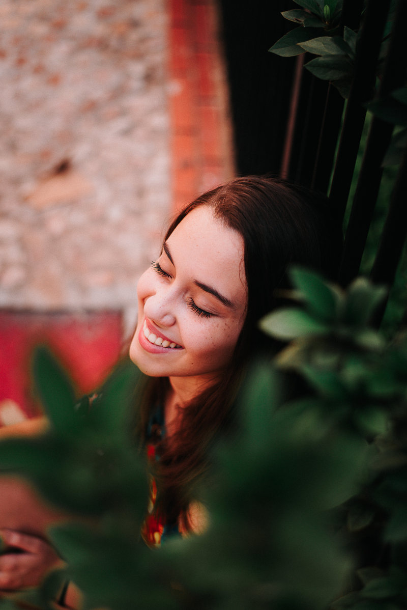 工厂附近的女人微笑的照片Photo of Woman Smiling Near Plant|attractive,Beautiful,beauty,Blur,depth of field,eyes closed,face,facial expression,female,hair,Happy,lady,Leaves,outdoors,person,photoshoot,plant,Portrait,portrait photography,pretty,selective focus,Smile,smiling,woman,人,叶子,头发,女人,女性,微笑,快乐,户外,拍摄,景深,有吸引力,植物,模糊,漂亮,美丽,美容,肖像,肖像摄影,脸,选择性焦点,那位女士,闭着眼睛,面部表情-海量高质量免版权图片素材-设计师素材-摄影图片-mitapix-美塔图像