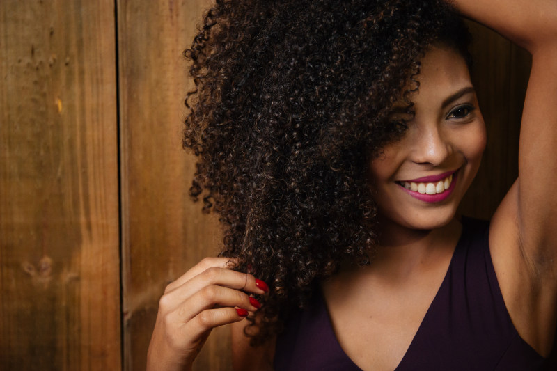 女人穿着黑色无袖连衣裙Woman Wearing Black Sleeveless Dress|attractive,Beautiful,beauty,eyes,face,facial expression,Fashion,female,girl,hair,hairstyle,indoors,lips,model,person,photoshoot,pose,pretty,sexy,smiling,style,stylish,wear,woman,wooden,Young,人,发型,嘴唇,在室内,头发,女人,女孩,女性,年轻的,微笑,性感,拍摄,时尚,有吸引力,木,构成,模型,漂亮,眼睛,穿,美丽,脸,面部表情,风格-海量高质量免版权图片素材-设计师素材-摄影图片-mitapix-美塔图像