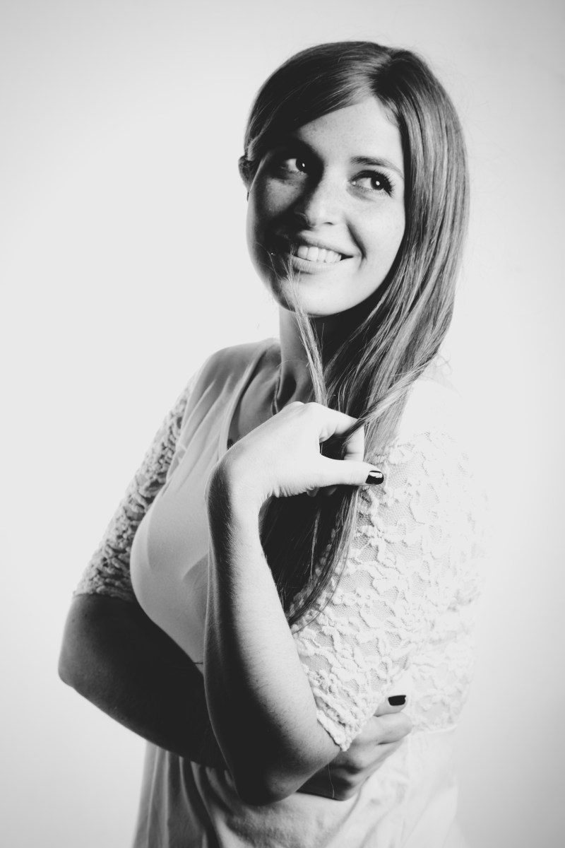 灰度照片的女人穿着白衬衫,拿着她的头发Grayscale Photo of Woman Wearing White Shirt While Holding Her Hair|attractive,Beautiful,black-and-white,casual,eyes,face,facial expression,Fashion,female,girl,hair,indoors,lady,lips,long hair,model,person,photoshoot,pose,pretty,smiling,studio,wear,woman,Young,人,休闲,嘴唇,在室内,头发,女孩,女性,妇女,工作室,年轻,微笑,拍摄,时尚,有吸引力,构成,模型,漂亮,眼睛,穿,美丽,脸,那位女士,长长的头发,面部表情,黑色和白色-海量高质量免版权图片素材-设计师素材-摄影图片-mitapix-美塔图像