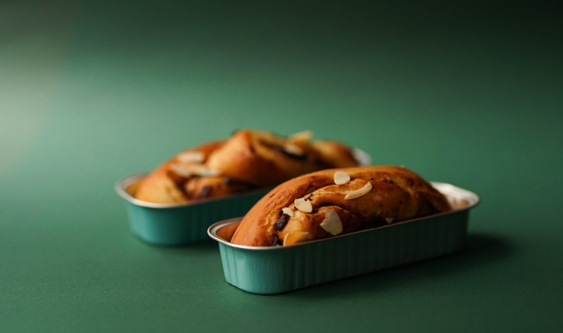 两个香蕉蛋糕Two Banana Cakes|bake,baked,baking,bread,cake,chocolate,closeup,delicious,flavor,food,homemade,nuts,pastry,pound cake,still life,Sweet,tasty,坚果,巧克力,烤,特写,甜,磅蛋糕,糕点,美味,自制,蛋糕,静物,面包,风味,食品-海量高质量免版权图片素材-设计师素材-摄影图片-mitapix-美塔图像