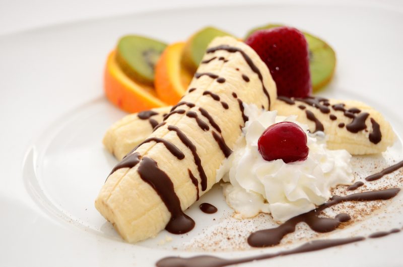 香蕉圣代Banana Sundae-banana,cherry,chocolate,dessert,food,fruits,ice cream,kiwi,orange,restaurant,Sweet,yummy,冰淇淋,巧克力,樱桃,橙子,水果,猕猴桃,甜点,甜美,美味,食品,餐厅,香蕉-海量高质量免版权图片素材-设计师素材-摄影图片-mitapix-美塔图像