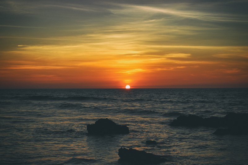 橙色的日落Orange Sunset|bay,beach,Blue,Clouds,coast,coastline,Dawn,landscape,natural,nature,Ocean,Outdoor,relax,rocks,scenery,scenic,Sea,seascape,seashore,seaside,shore,Sky,stones,sun,sunlight,sunset,Water,waves,云,天空,太阳,岩,岸,性质,户外,放松,日落,景区,景观,水,波浪,海,海岸,海岸线,海景,海洋,海滨,海滩,海边,湾,石头,自然,蓝色,阳光,风景,黎明-海量高质量免版权图片素材-设计师素材-摄影图片-mitapix-美塔图像