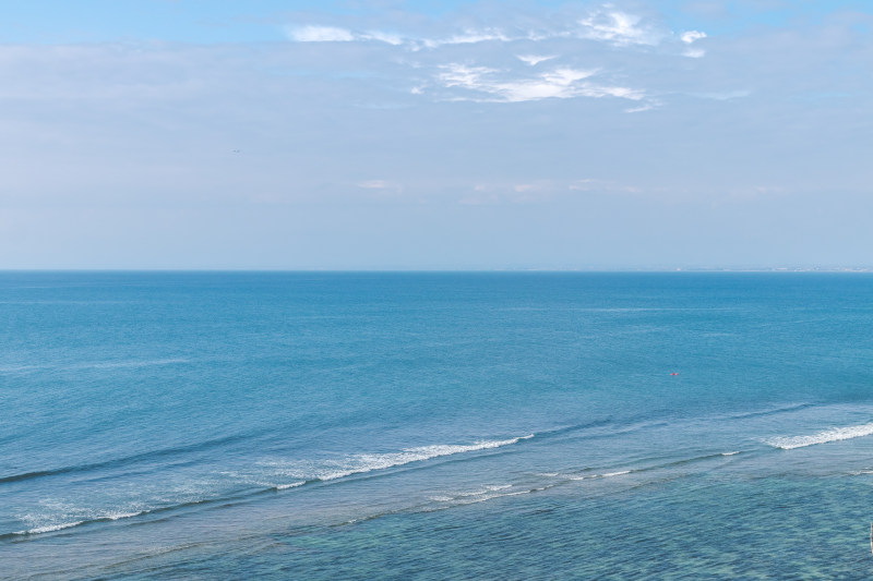 鸟瞰海洋|云彩,地平线,大海,户外,日光,水,沙滩,波浪,海岸,海景,海洋,海滨,海滩,白天,自然,蓝色,表面,阳光,颜色,风景-海量高质量免版权图片素材-设计师素材-摄影图片-mitapix-美塔图像