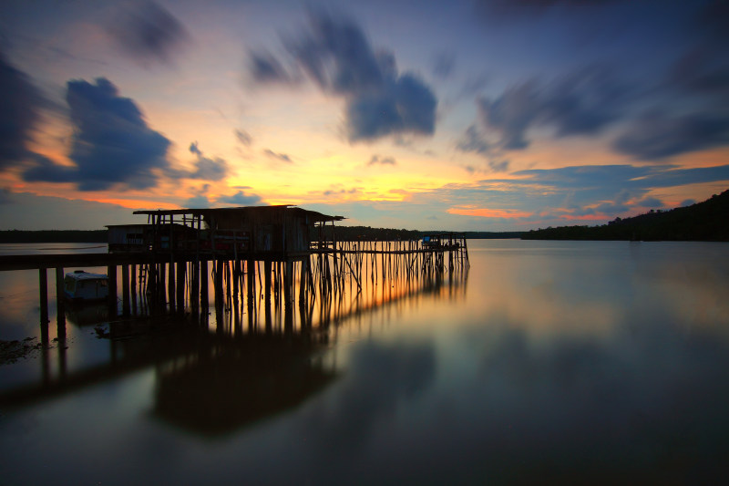 棕色的木质码头轮廓在金色的小时Brown Wooden Dock Silhouette during Golden Hour|beach,boardwalk,Bridge,Clouds,Dawn,dock,dusk,evening,horizon,jetty,Lake,Ocean,outdoors,Reflection,Sea,seascape,Sky,sun,sunset,Travel,Water,云,反射,地平线,坞站,天空,太阳,户外,旅行,日落,晚上,木板路,桥,水,海,海景,海洋,海滩,湖,码头,黄昏,黎明-海量高质量免版权图片素材-设计师素材-摄影图片-mitapix-美塔图像