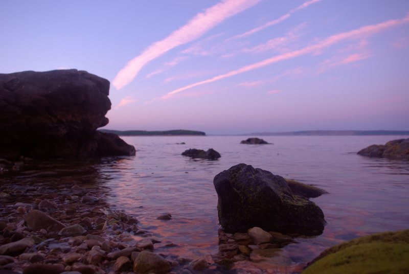 在高层云下的水体岩层Rock Formation on Body of Water Under Altostratus Clouds|beach,Dawn,dusk,nature,Ocean,outdoors,rocks,Sea,seascape,seashore,Sky,stones,sunrise,sunset,Water,天空,岩石,户外,日出,日落,水,海,海景,海洋,海滨,海滩,石头,自然,黄昏,黎明-海量高质量免版权图片素材-设计师素材-摄影图片-mitapix-美塔图像