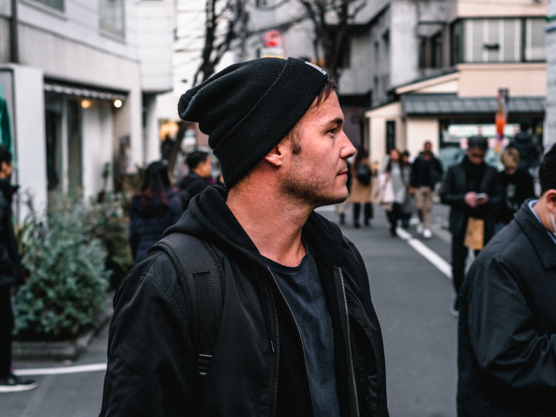 人佩带的帽子照片Photo of Man Wearing Bonnet-Beanie,beard,Blur,bonnet,City,depth of field,facial hair,Focus,hoodie,knit cap,male,Man,outdoors,People,road,side view,standing,Street,tourist,Travel,Urban,wear,人,人们,侧视图,城市,帽子,户外,旅行,景深,游人,焦点,男性,穿,站立,编织盖帽,胡子,街道,豆豆,路,连帽衫,迷离,面部头发-海量高质量免版权图片素材-设计师素材-摄影图片-mitapix-美塔图像