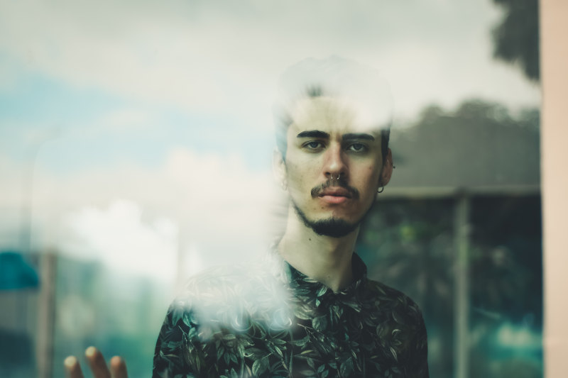 男人站在玻璃面板Man Standing Behind Glass Panel|beard,Blur,casual,facial expression,facial hair,fine-looking,glass,handsome,indoors,looking,male,male model,Man,model,nose ring,person,photoshoot,Portrait,pose,Reflection,style,wear,之一,人,休闲,反射,在室内,好看,帅,拍摄,构成,查找,样式,模型,模糊,玻璃,男性,男模特,磨损,肖像,胡子,面部毛发,面部表情,鼻环-海量高质量免版权图片素材-设计师素材-摄影图片-mitapix-美塔图像