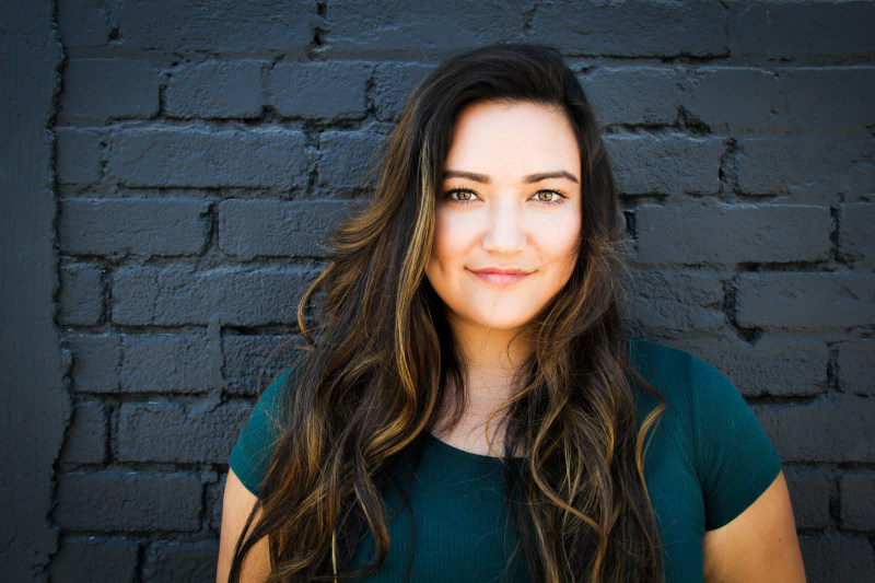 墙附近的女人的特写摄影CloseUp Photography of a Woman Near Wall|Beautiful,beauty,brown eyes,brunette,Cute,eyes,face,Fashion,female,hair,Happy,lady,model,person,photoshoot,Portrait,pretty,Smile,smiling,wall,woman,Young,人,可爱,墙,头发,女士,女性,妇女,年轻,微笑,快乐,拍摄,时尚,棕色的眼睛,模型,漂亮,眼睛,美丽,肖像,脸,黑发-海量高质量免版权图片素材-设计师素材-摄影图片-mitapix-美塔图像