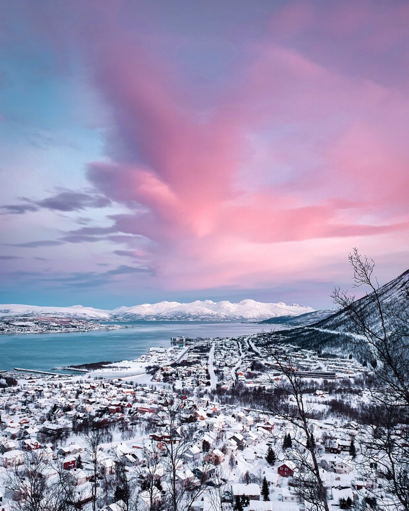 航空摄影的城市建筑物附近的水域Aerial Photography of City Buildings Near Body of Water|Beautiful,City,frosty weather,landscape,scenic,Season,snow,Travel,vacation,Water,winter,winter landscape,严寒的天气,冬季,冬季景观,城市,季节,度假,旅游,景区,景观,水,美丽,雪-海量高质量免版权图片素材-设计师素材-摄影图片-mitapix-美塔图像